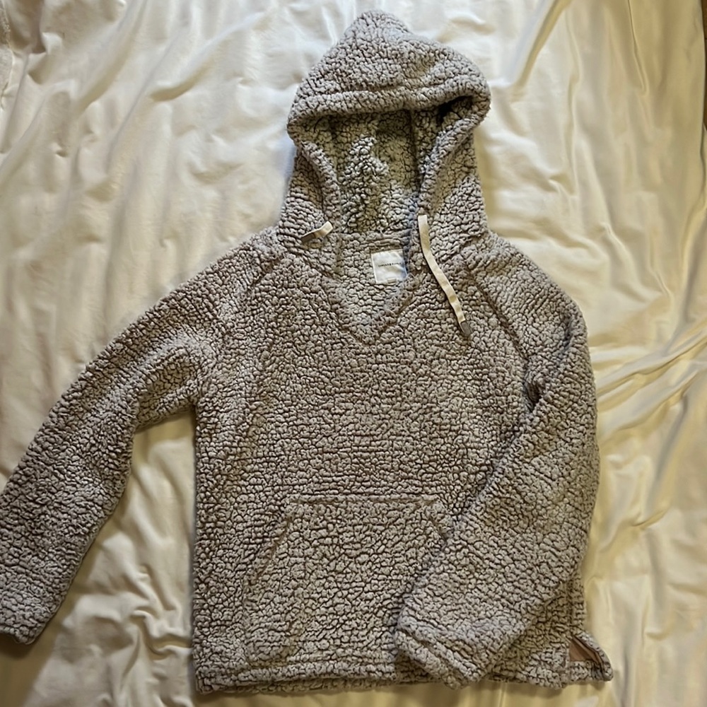 Thread and supply fuzzy sweater